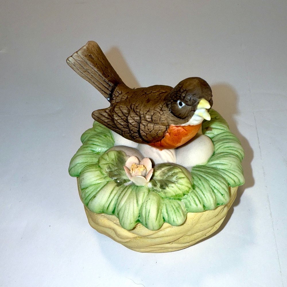 Charming Robin Trinket Box